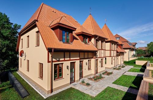 Kuhlen-Wendorf Apartment | Elegant Sissi Apartment in Wendorf with Family & Pet Perks