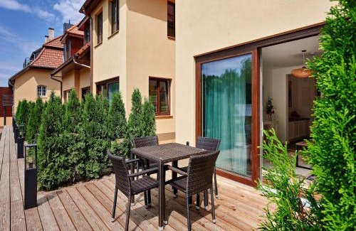 Kuhlen-Wendorf Apartment | Elegant Sissi Apartment in Wendorf with Family & Pet Perks