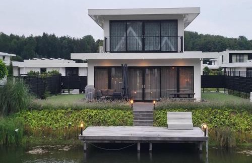 Zeewolde House | Villa in Zeewolde near Veluwe Lake, cleaning included