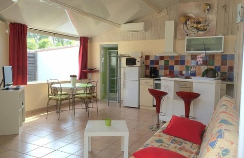 Le Grau-dʼAgde Villa | Charming Beachfront Villa with Private Pool, Rated 9.4/10