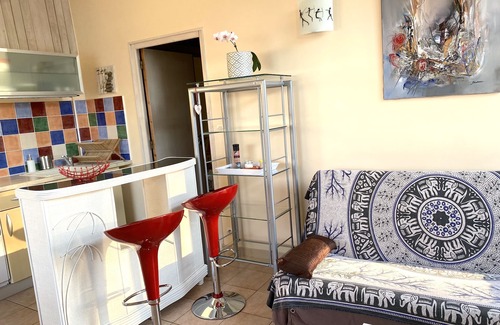 Le Grau-dʼAgde Villa | Charming Beachfront Villa with Private Pool, Rated 9.4/10