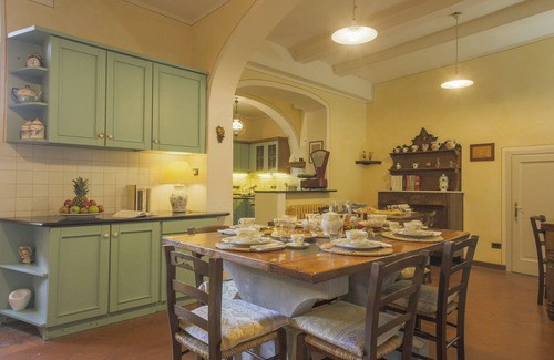 Pistoia Villa | Elegant Villa in Pistoia: 6 Bedrooms, Pool & Family Friendly