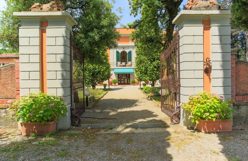 Pistoia Villa | Ideal Villa in Pistoia with Pool and Pet-Friendly Amenities