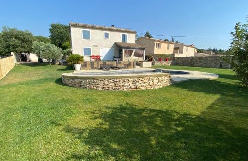 Blauvac Villa | Private Pool Villa Near Ventoux with 9.7/10 Guest Rating