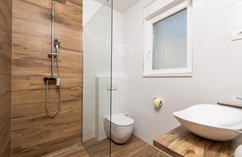Icici Villa | Villa Ines: Guest Rated 9.9 with Oceanfront Amenities