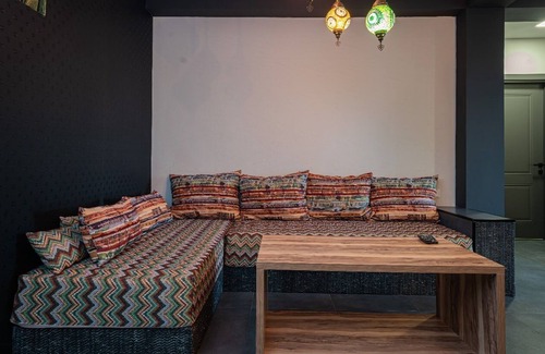 Telavi Villa | Cozy Villa Ipanema: Family-Friendly with Breakfast Included