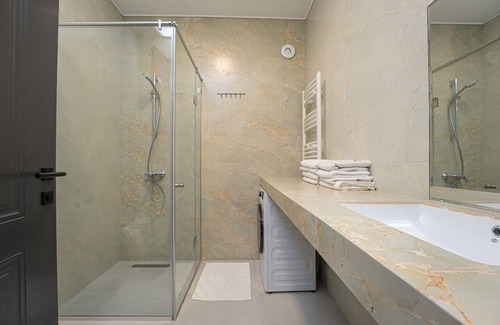 Telavi Villa | Cozy Villa Ipanema: Family-Friendly with Breakfast Included