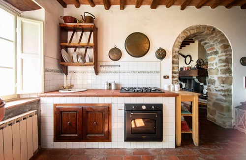 Capannori Villa | Relax at Villa Iris with Private Pool and Spa Experience