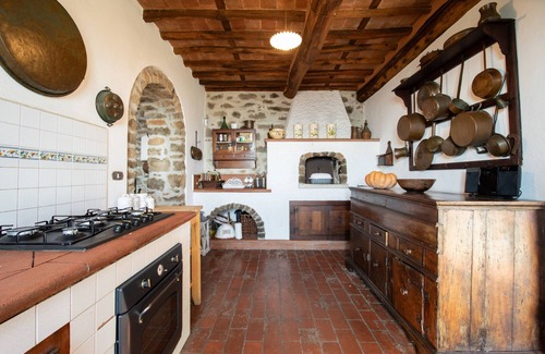 Capannori Villa | Relax at Villa Iris with Private Pool and Spa Experience