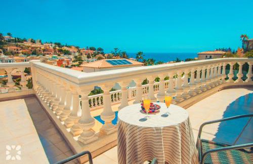 La Canuta Villa | Elegant Villa Isabel with Oceanfront Pool & Family-Friendly Perks