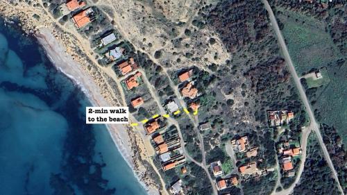 San Giovanni di Sinis House | Villa Isabella: Family-Friendly Retreat with Pet Amenities