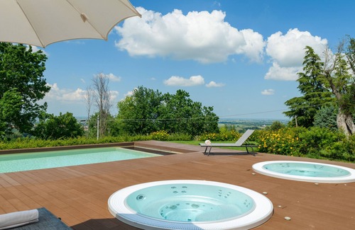 Varignana Villa | Unforgettable Villa Pergola 8 with Private Pool & Spa