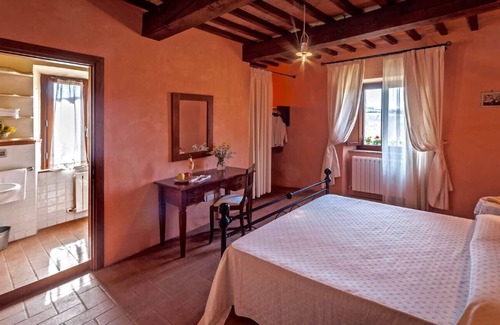 Monte Castello di Vibio Villa | Villa La Prateria, an oasis of peace between viney