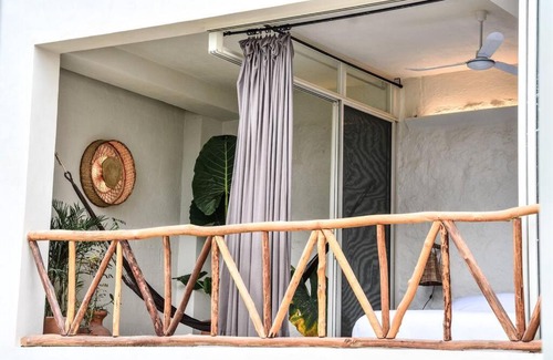 Xul-Ha Villa | Discover Villa IV Casa Kuuts: Family-Friendly Escape