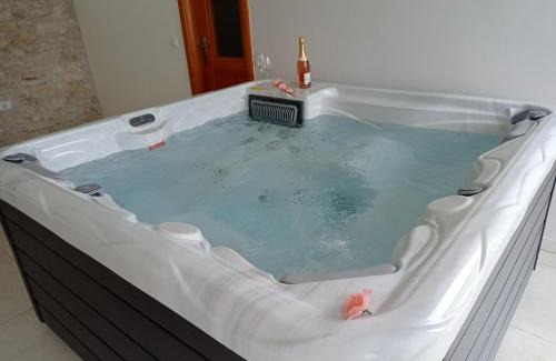 Medulin Villa | Discover Villa Ivana: 4-Star Retreat with Hot Tub & More