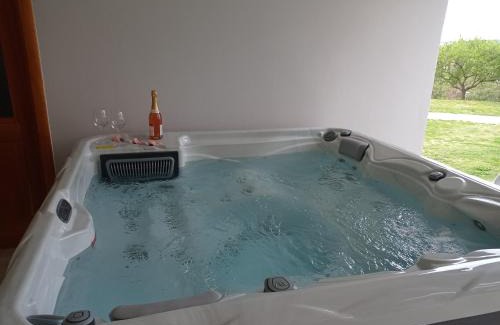 Medulin Villa | Discover Villa Ivana: 4-Star Retreat with Hot Tub & More
