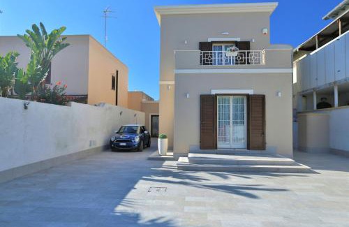 Mazara del Vallo Villa | Beachfront Villa Ivanda - Relaxing Getaway in Sicily