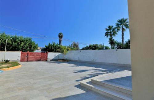Mazara del Vallo Villa | Beachfront Villa Ivanda - Relaxing Getaway in Sicily