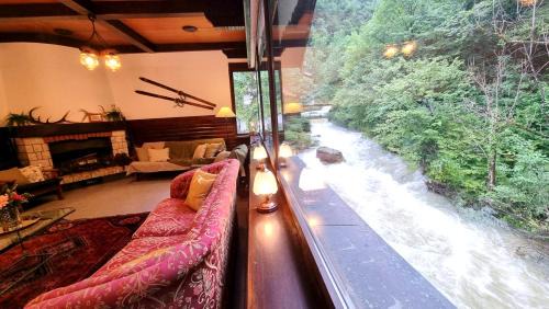 Cabar Villa | Inviting Villa Izvor Čabranke with Ocean View & Pool