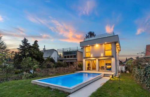 Simmering Villa | Discover Villa Jäger: Poolside Retreat in Vienna