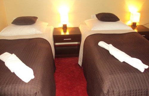 Zielona Gora House | Villa Jaśmin: Pet-Friendly Stay with Breakfast Included