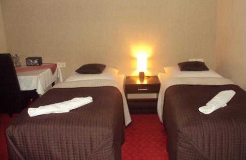 Zielona Gora House | Villa Jaśmin: Pet-Friendly Stay with Breakfast Included