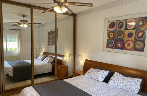 La Nucia Ski Chalet | Villa Jacqueline: Relaxing Holidays with Ocean Views & Pool
