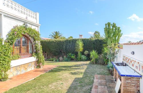 Puerto de la Duquesa Villa | Villa Jardin Tropical: Family-Friendly Retreat with Pool