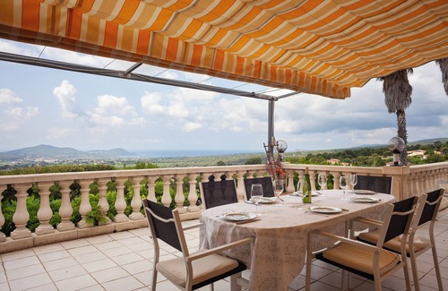 La Cadiere-d'Azur Villa | Villa 'Jas De Clare': Oceanfront Retreat with Modern Amenities