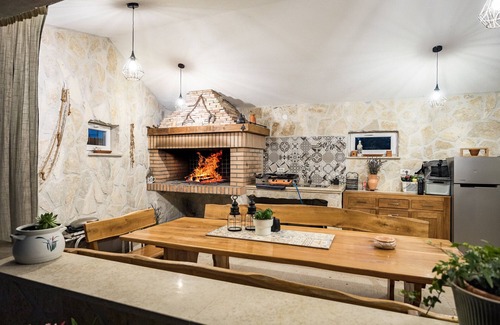 Peruski Villa | Villa Javor: Relax by the Sea with Private Pool & Views