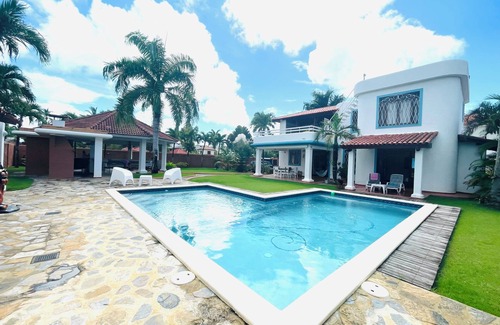 Las Galeras Villa | Villa Jeff & Jyps, 2 bedrooms, swimming-pool, 2 min walk from the beach