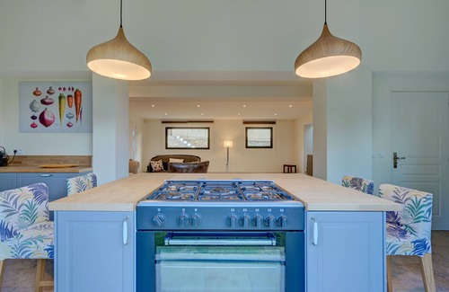 Allauch Villa | Villa Jesse: Unique Comfort with Pool & Ocean Views Near Marseille