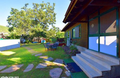 Peqiin Hadasha House | Relax at Villa Joe: 4-Star Retreat with Private Pool & Spa