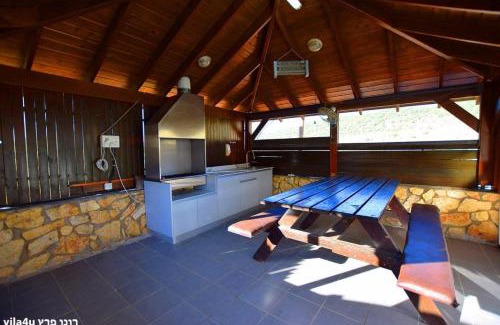 Peqiin Hadasha House | Relax at Villa Joe: 4-Star Retreat with Private Pool & Spa