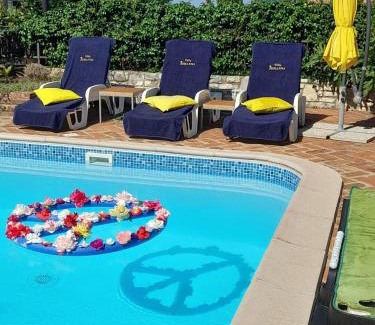 Kastelir-Labinci Apartment | Villa-Johanna: Oceanfront Retreat with Pool & Family-Friendly Fun