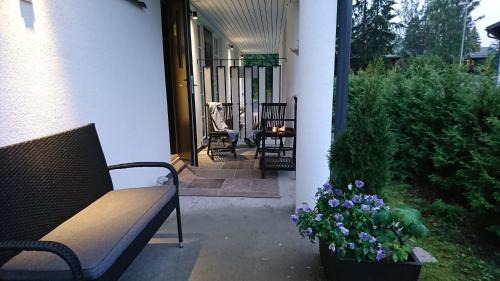 Vantaa Bed & Breakfast | Guest Rated Villa Jokivarsi: Pet-Friendly B&B with Breakfast