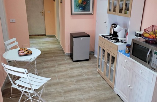 Iolanda di Savoia Bed & Breakfast | Delightful Villa Jolanda: Relaxing Pool & Breakfast Awaits