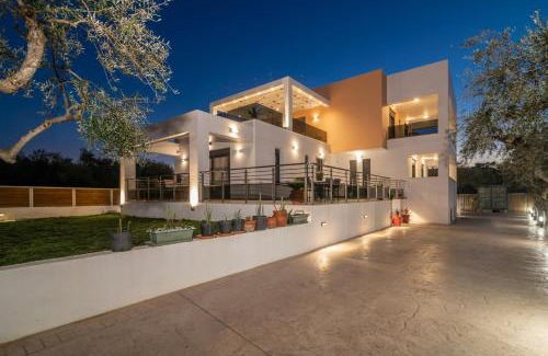 Argassi Apartment | Guest Rated 9.8: Calypso Villas & Apartments for Families