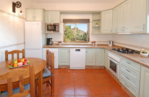 Comares Villa | Villa José 1: Pet-Friendly Oasis with Heated Pool & Ocean View