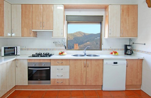 Comares Villa | Villa José: Pet-Friendly Retreat with Heated Pool & Sea View