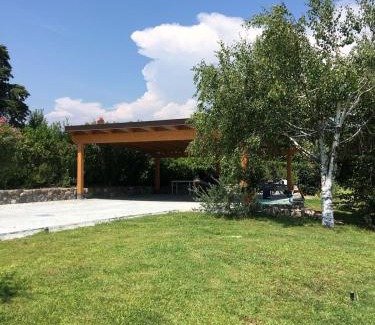 San Felice del Benaco Bed & Breakfast | Villa Josephine: Oceanfront Haven with Pool and Breakfast