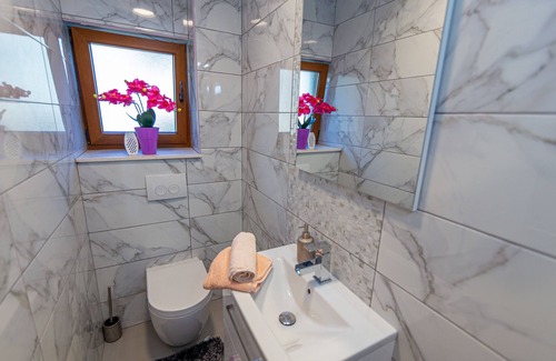 Velika Cista Villa | Guest Rated 10/10! Villa Josip with Pool & Lake View