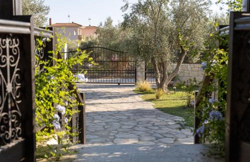 Ormos Panagias House | Villa Joy: Guest Rated 9.9 with Family-Friendly Amenities