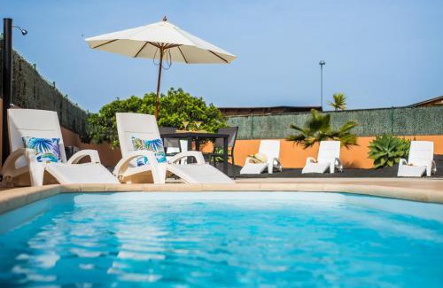 Geafond Villa | Villa Joy: Private Pool Retreat in Corralejo, Pet Friendly