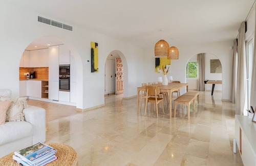 Puerto de la Duquesa Villa | Villa Joya de Guadalupe: Family-Friendly Retreat with Pool