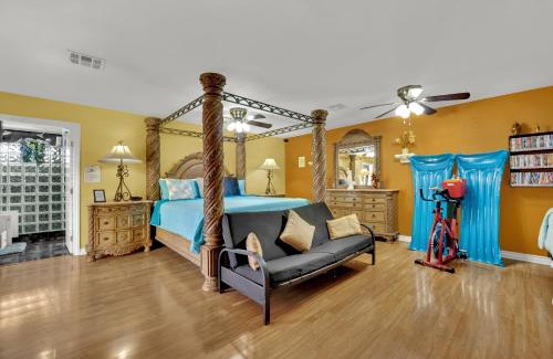 Sunrise Manor Apartment | Private Villa Juan Suite with Oceanfront Pool & Hot Tub
