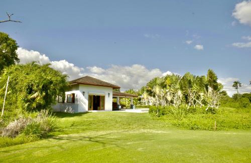 Guayacanes Villa | Relax at JuanDolio Guavaberry with Oceanfront Views