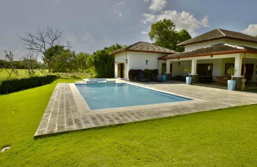 Guayacanes Villa | Relax at JuanDolio Guavaberry with Oceanfront Views
