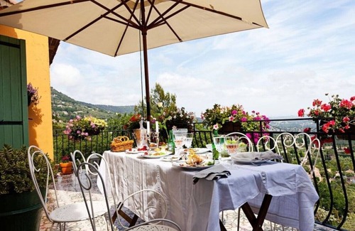 Speracedes Villa | Villa Juli Guesthouse: A Unique Retreat Awaits You