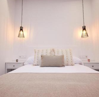 Ribadavia Apartment | Villa Julia: Family-Friendly Retreat with Outstanding Reviews